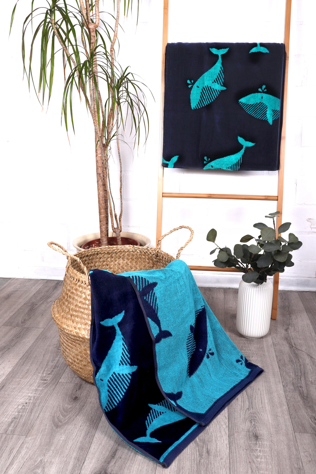 Strandtuch ""Whale Watching""