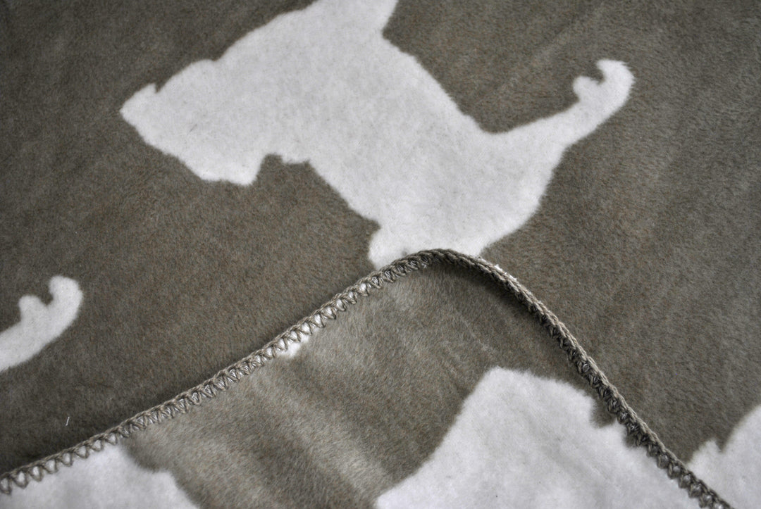 Wohndecke Mops Braun, 130 x 170 cm