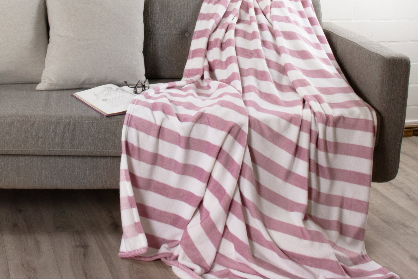 Wohndecke printed pink-white-stripes